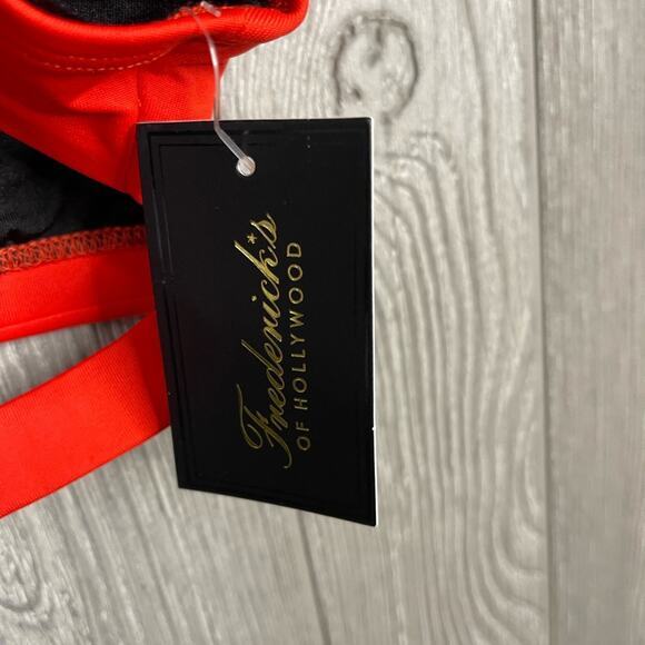 Frederick’s of Hollywood Sunset Strap Bikini Top in Fiery Red Size S NWT - Picture 6 of 8